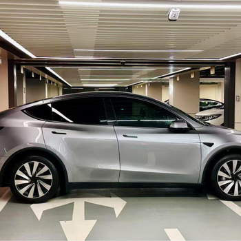 Tesla Model Y 19-inčni dvobojni srebrno-crni zaštitnici sredine kotača