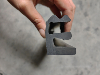 Zaptivna traka za klizno staklo nadstrešnice električnog tricikla za prozorsko okno