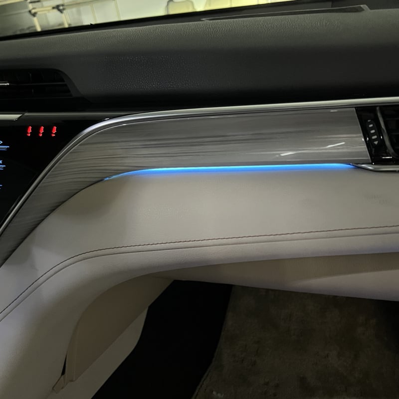 LED περιβαλλοντικό φως για τον πίνακα οργάνων Toyota Camry (2018–2023), κεντρικός έλεγχος μέσω εφαρμογής
