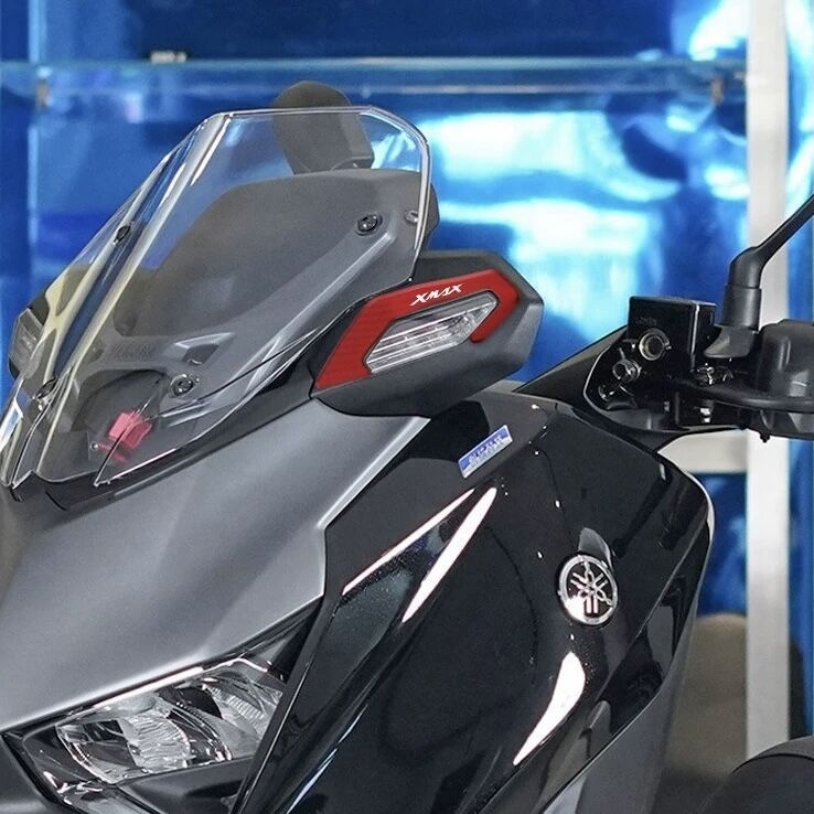 Dekorativni poklopac prednjeg svjetla Yamaha XMAX300 2025 – 90 g, marka RSMBC