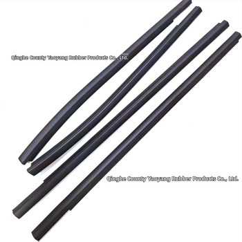 Gumený tesniaci pás okna Ford Ranger 2013-2021