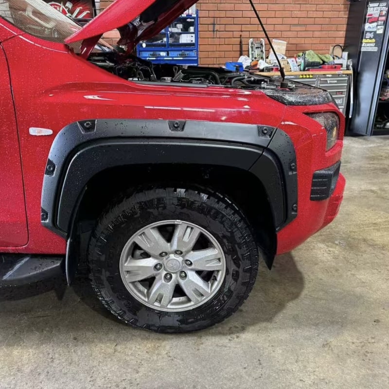 Wheel Arch Fender Eyebrow pentru Mitsubishi L200 – DUKE4WD Plastic