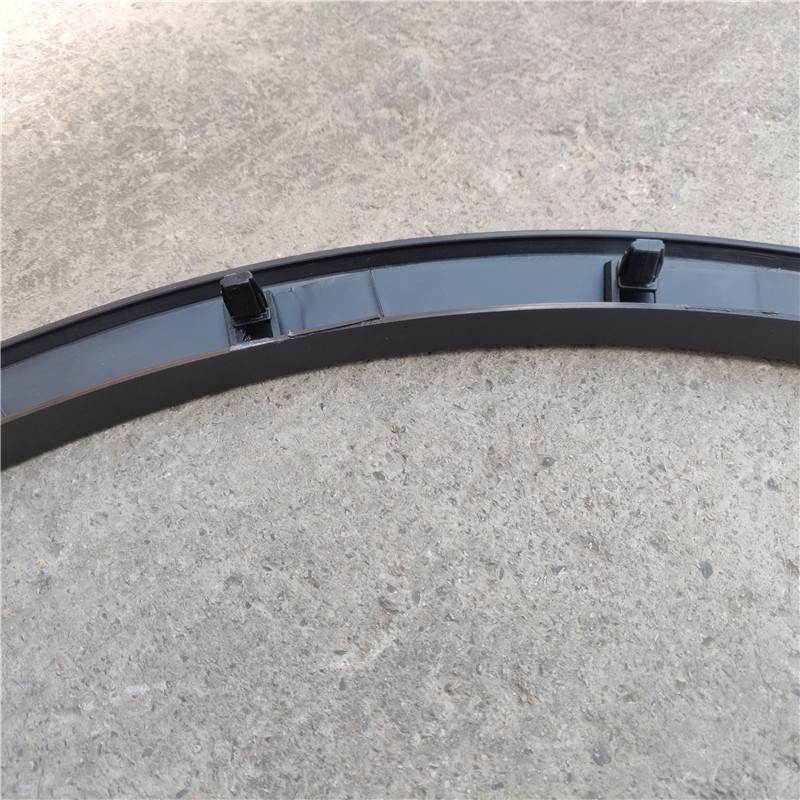 Crna dekorativna traka za rub kota i blatnika za FAW Bestune X40, X80, T33, T77, T99, T55