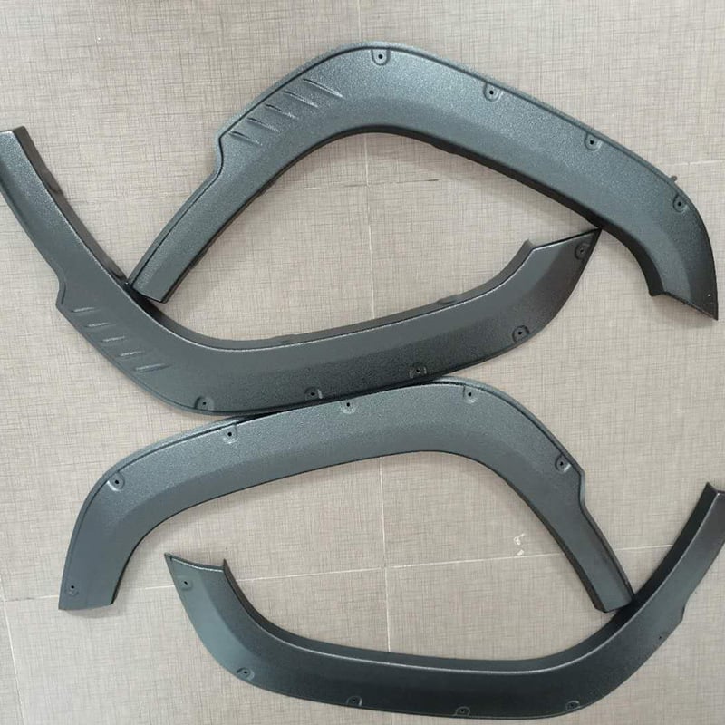 Wheel eyebrow za Suzuki Jimny — plastika, prilagodljiva, kompatibilna Suzuki Jimny