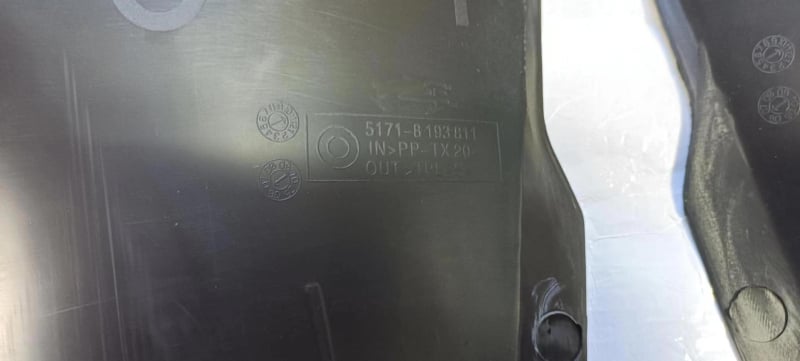 BMW E46 garnitură interioară a aripii față, plastic — numere de piese 51718193812/81251718193811