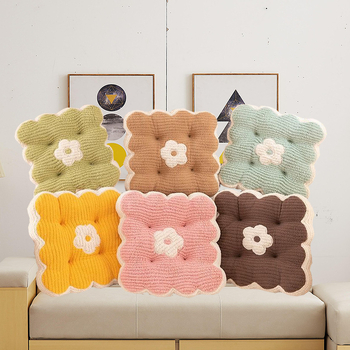 Jastučić za sjedenje, oblik keksa, napuhan, prugasti ili jednodobni uzorak, moderni minimalistički stil