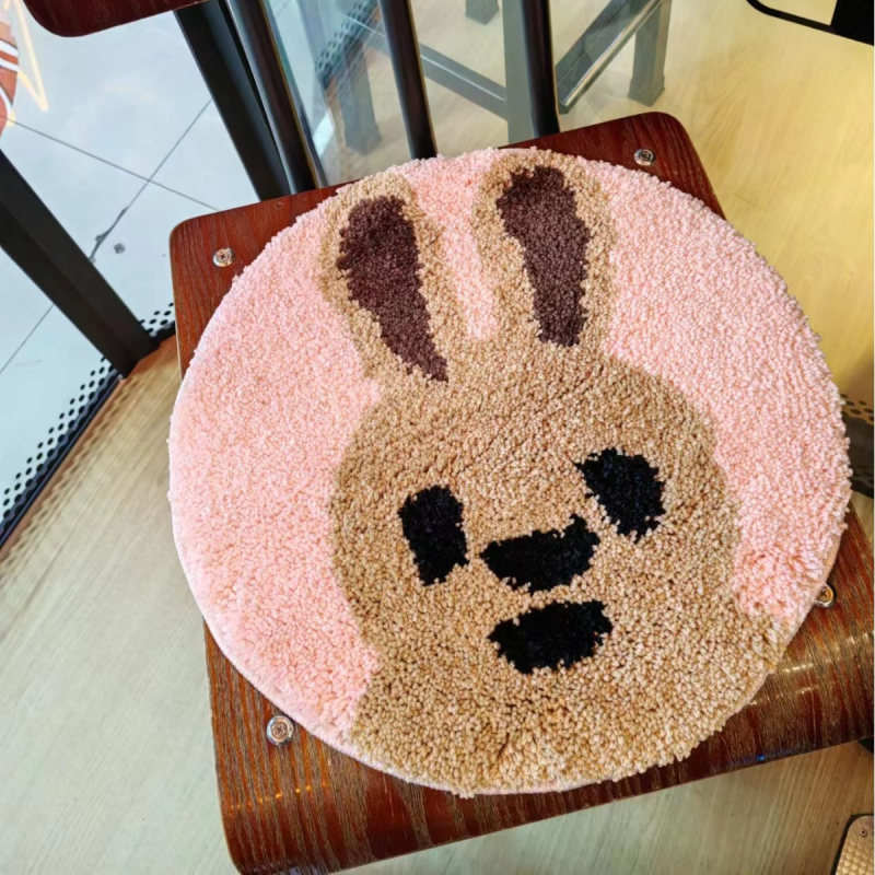 Jastučnica za balkon s motivom slatkih životinja, protuklizna površina, punjenje poliester vlaknima, crtani stil, prilagodljivo.