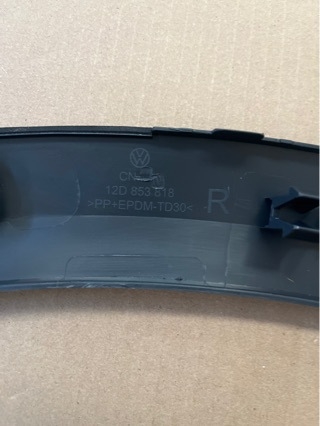 Volkswagen ID4 hátsó kerékív szemöldöke, ABS, 12D853818