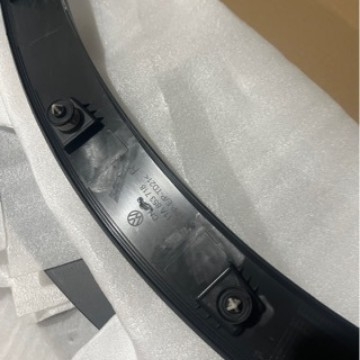 Dekorativni element prednjeg blatnika ID4 – 11A853717/718, plastika, Original Factory