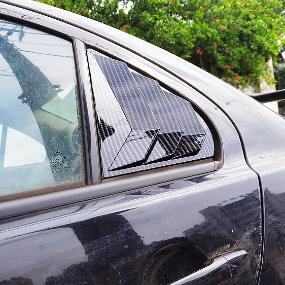 Zadnje trokutaste zaštitne rolete za prozore Mitsubishi Wing God 09-16 – ABS, vanjska dekoracija u stilu Mustang, kompatibilno s MT/manual, prilagodljiva obrada (Materijal: ABS; Primjenjivi modeli: Mitsubishi Wing God 09-16; Mjenjač: MT/manual)
