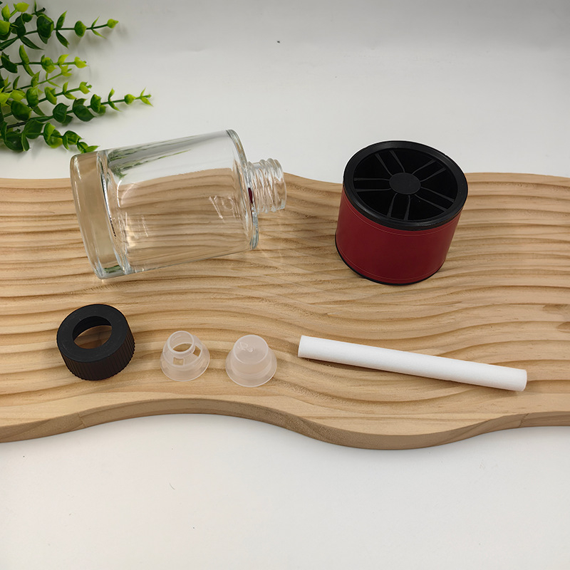 Μπουκάλι αρωματοθεραπείας αυτοκινήτου — κυλινδρικό μπουκάλι αρωματοθεραπείας, κρυστάλλινο γυαλί, κατασκευασμένο στο Xuzhou, Κίνα, μάρκα Chuangming Glass, επιλογές προσαρμογής