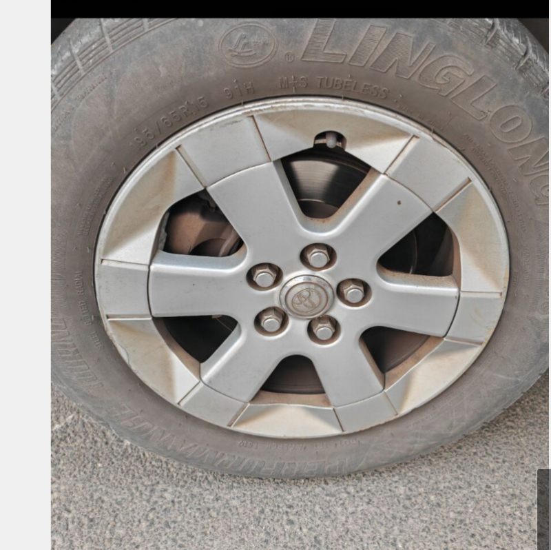 Plastični poklopac kotača za Toyota Prius 3. generacije (2010-2012), proizvedeno u Jiangsu