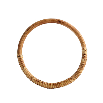 Κυκλική λαβή τσάντας από ρατάν - υφαντός δακτύλιος, άνοιξη 2025, αστικός μινιμαλισμός, αξεσουάρ αποσκευών