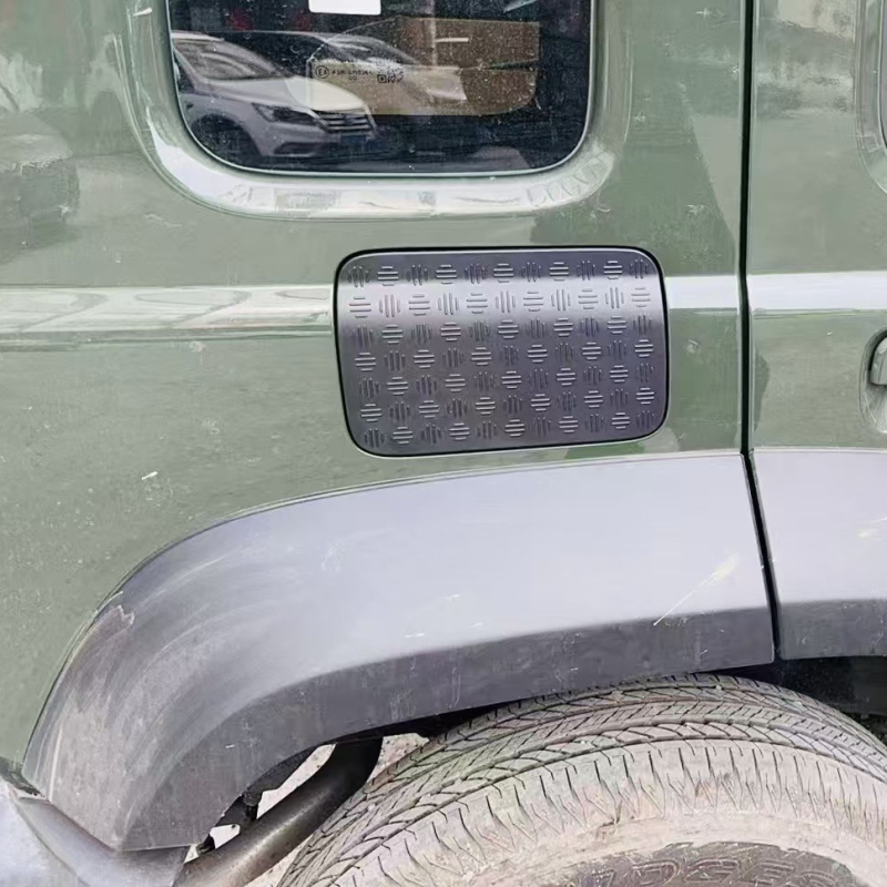 ABS κάλυμμα γεμίσματος καυσίμου με διακοσμητικό αυτοκόλλητο για Jimny 5 πόρτες – Teliga JK2122