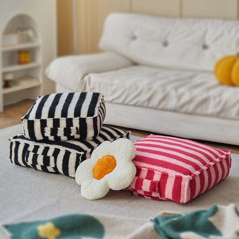 Dopamine futon jastuk – uklonjiv i periv, niski tabure, tatami prostirka za dnevni boravak i kut prozora