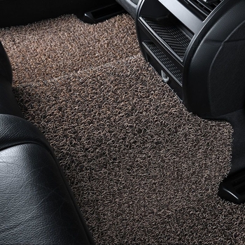 Gumeni podni tepih tipa tepih za petosjed automobil; otporan na habanje; vodootporan.