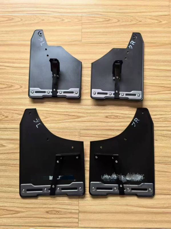 Blatnik Fender za LC250 Prado, plastični, kompatibilan s LC250 Prado, model Fender