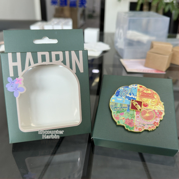 Okienková krabička na balenie magnetov do chladničky so slučkami a mini vnútornou zásobou, biela kartónová krabica, 350 g papier, prispôsobiteľná tlač loga