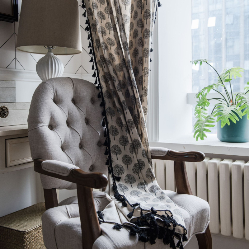 Кухненска завеса за прозорец с принт на дърво и ресни, памук-лен тъкан, полупрозрачна, монтаж на пръчка