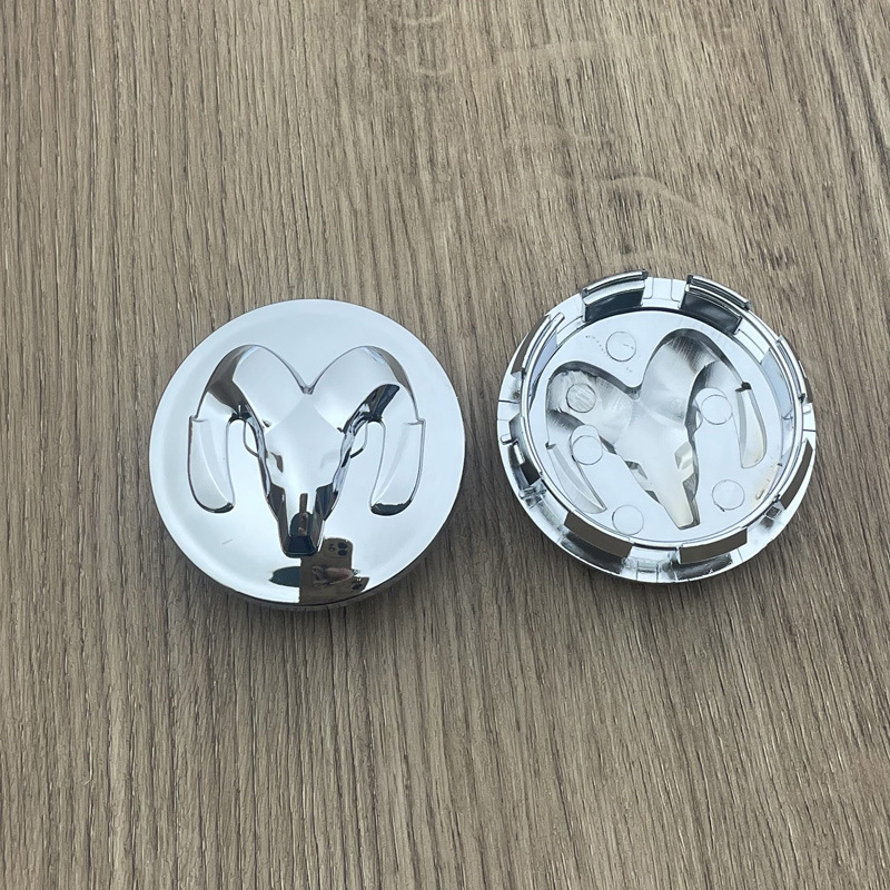 Poklopac centra kotača Dodge s RAM logom, ABS materijal, univerzalna kompatibilnost, bez prilagodbe
