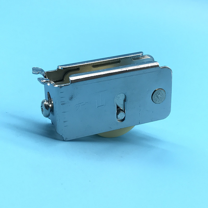 Rola modelului 757 pentru uși și ferestre glisante din aluminiu, material crom+nylon, grosime perete 1,2 mm, diametru ax 1 mm