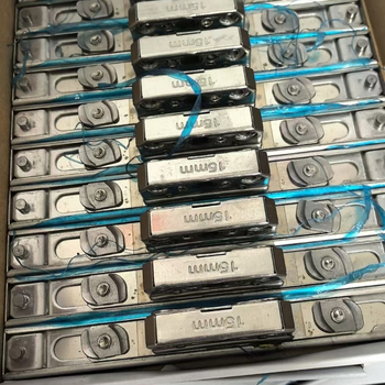 Kétirányú zárdobozt alumínium ablakokhoz, 304 rozsdamentes acélból, 60 mm zártest, középpontok 30/25/10 mm