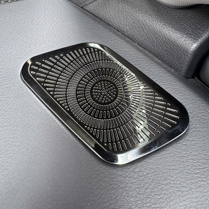 Autocolant magnetic pentru bord Nissan Teana – protecție pentru ventilația stânga/dreapta, metal, model zgâriat, brand Kook, Nr. de produs 740382924571