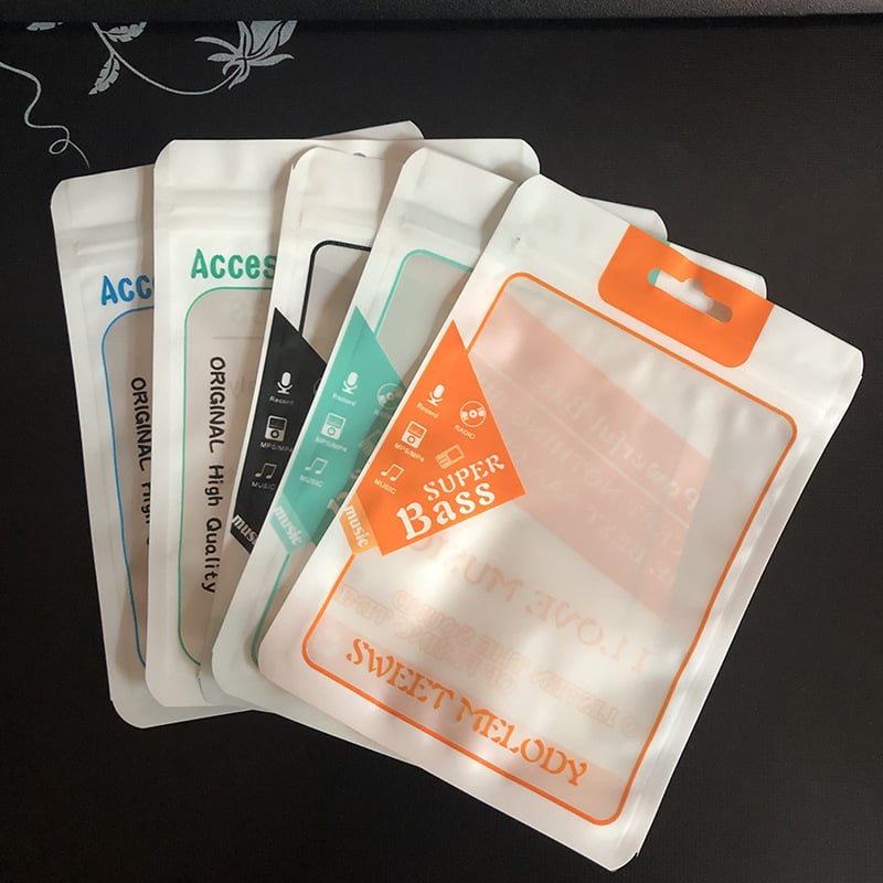 Mobiltelefon kiegészítők csomagoló taskája, univerzális, önzáró, matt átlátszó adatkábel zacskó, zárási hossz 3 cm, márka Shunyu