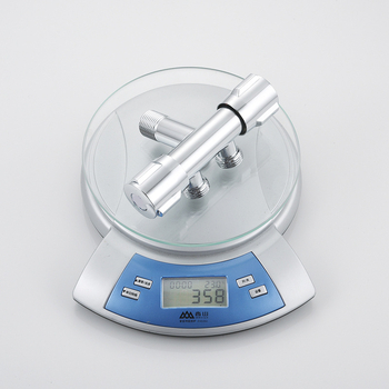 Zidni kupaonski faucet s čeličnim tijelom i bakrenim jezgrom ventila (radna temperatura 0–40°C; nazivni tlak 1).