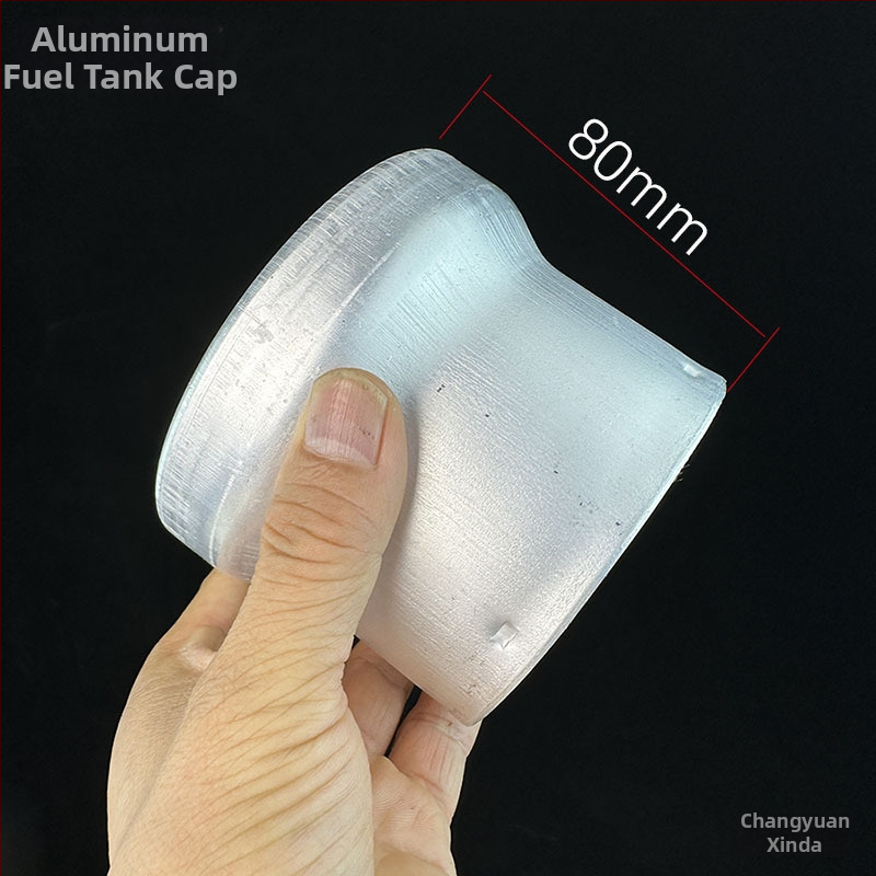 Automobilový plniaci otvor palivovej nádrže z hliníka – trojramenný hliníkový krk, variabilný priemer, súčasťou uzamykateľná a nezamykateľná zátka