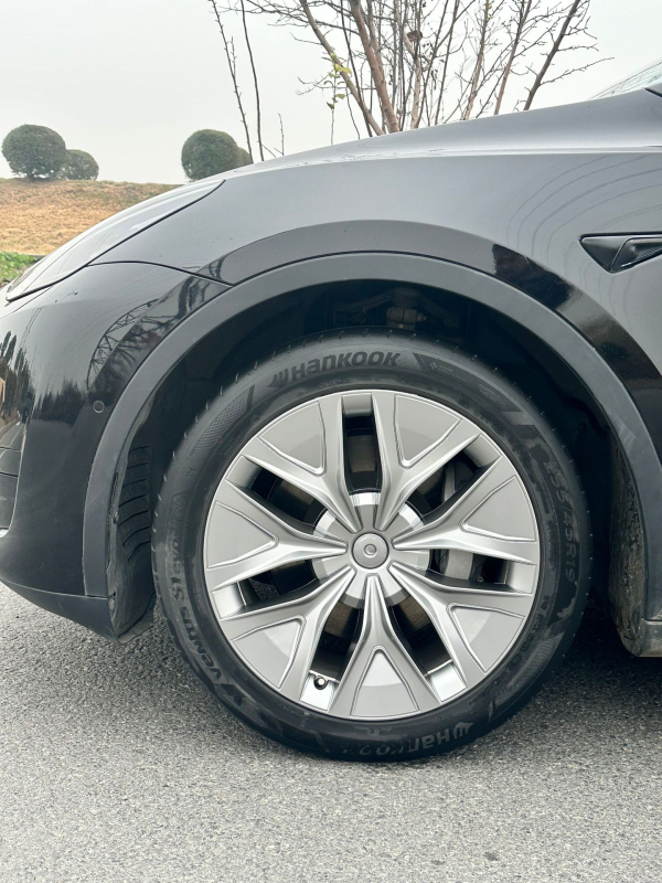 19-inčni poklopac središnjeg dijela kotača za Tesla Model Y, modeli 21–24, zaštita uz dekoraciju rubova