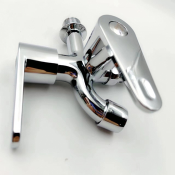 Robinet pentru mașina de spălat montat în perete: o intrare și două ieșiri; corp din aliaj de zinc; disc ceramic al valvei; interval de funcționare 0–90°C