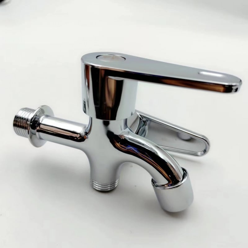 Robinet pentru mașina de spălat montat în perete: o intrare și două ieșiri; corp din aliaj de zinc; disc ceramic al valvei; interval de funcționare 0–90°C