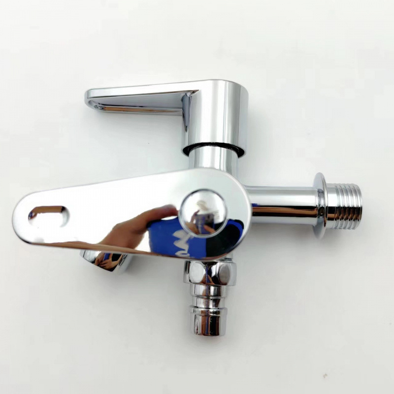 Robinet pentru mașina de spălat montat în perete: o intrare și două ieșiri; corp din aliaj de zinc; disc ceramic al valvei; interval de funcționare 0–90°C