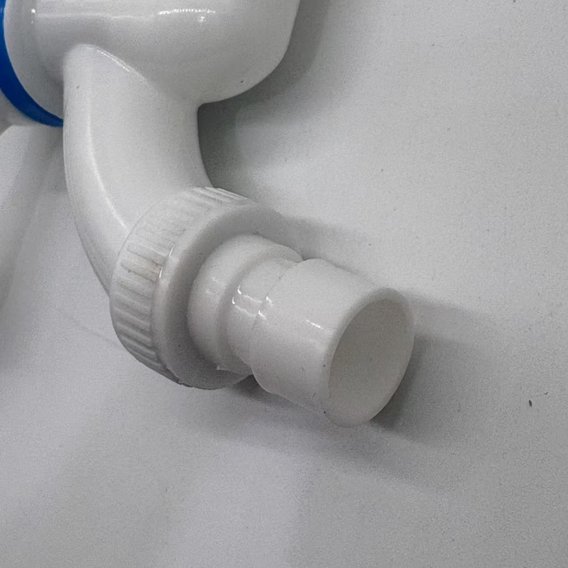 Plastična slavina za umivaonik, otvaranje ključem, keramički disk ventil, pogodan za umivaonik