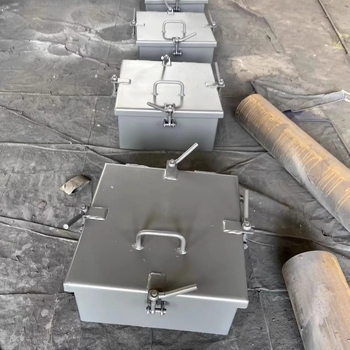 Pravouhlý šachtový poklop Junyi; použitie: ropný priemysel, chemický priemysel, elektrárne, kotle