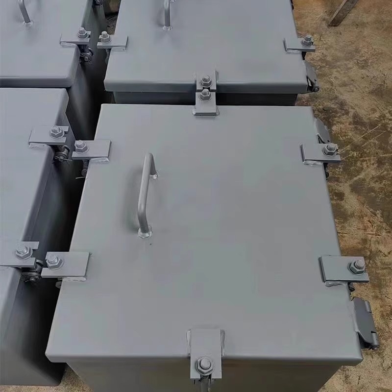 Pravouhlý šachtový poklop Junyi; použitie: ropný priemysel, chemický priemysel, elektrárne, kotle