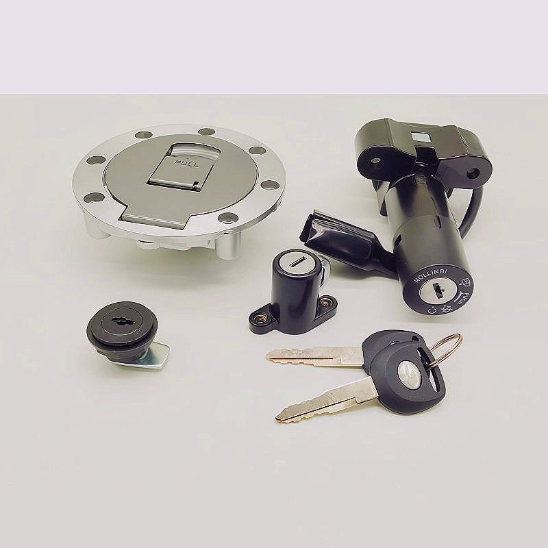 Zár készlet QM125-3K és QM125-2-hez kulcsokkal, gyújtáskapcsolóval és üzemanyag-tankfedéllel — CF125J/CF150J, Vas, cikkszám RY-0203