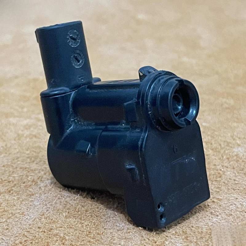 Ansamblu de fixare pentru capac rezervor pentru X1X2X3X4X6 cu clips, pin de blocare, arc — Brand: Other; Material: Seven; Modele aplicabile: Seven; Asistență instalare