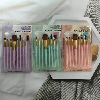 Σετ 8 πινέλων μακιγιάζ με συνθετικές τρίχες σε διαφανές blister κουτί; περιλαμβάνει πινέλα για σκιά ματιών, ρουζ και μάσκαρα; πλαστικές λαβές; φορητός σχεδιασμός