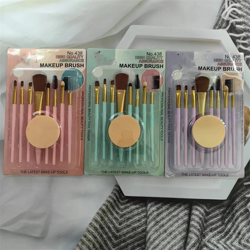 Σετ 8 πινέλων μακιγιάζ με συνθετικές τρίχες σε διαφανές blister κουτί; περιλαμβάνει πινέλα για σκιά ματιών, ρουζ και μάσκαρα; πλαστικές λαβές; φορητός σχεδιασμός