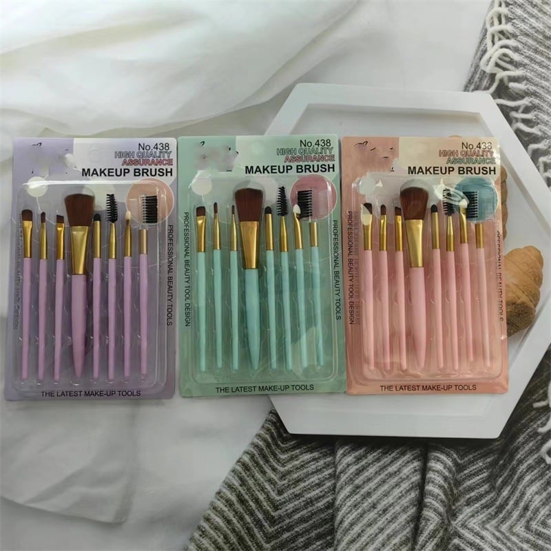 Σετ 8 πινέλων μακιγιάζ με συνθετικές τρίχες σε διαφανές blister κουτί; περιλαμβάνει πινέλα για σκιά ματιών, ρουζ και μάσκαρα; πλαστικές λαβές; φορητός σχεδιασμός