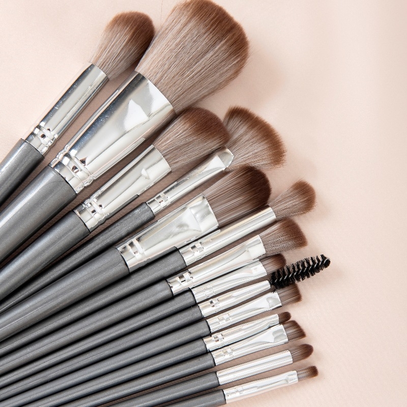 Qiuyang 14‑τεμάχιο σετ πινέλων μακιγιάζ με συνθετικές τρίχες, πλαστικές λαβές, φορητός σχεδιασμός