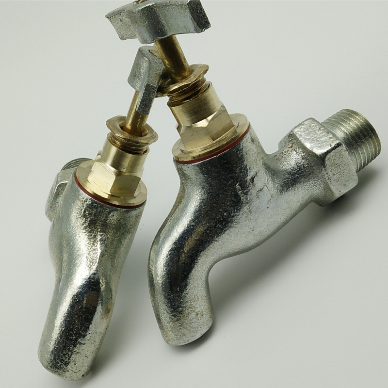 Kran od lijevanog željeza s galvaniziranim premazom, jednostrukim upravljanjem, tlak 1,6 MPa, maksimalna temperatura 80°C