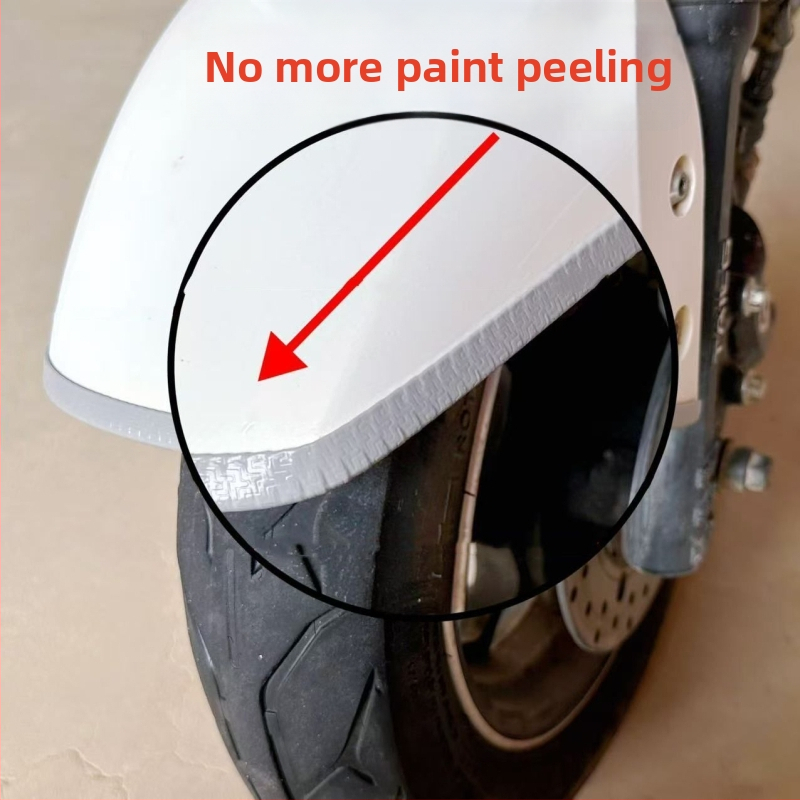 Univerzálny ochranný pruh blatníka pre elektrické skútre, motorky a trojkolesové vozidlá – PVC samolepiaci, protiškrabavý, dekoratívny okraj