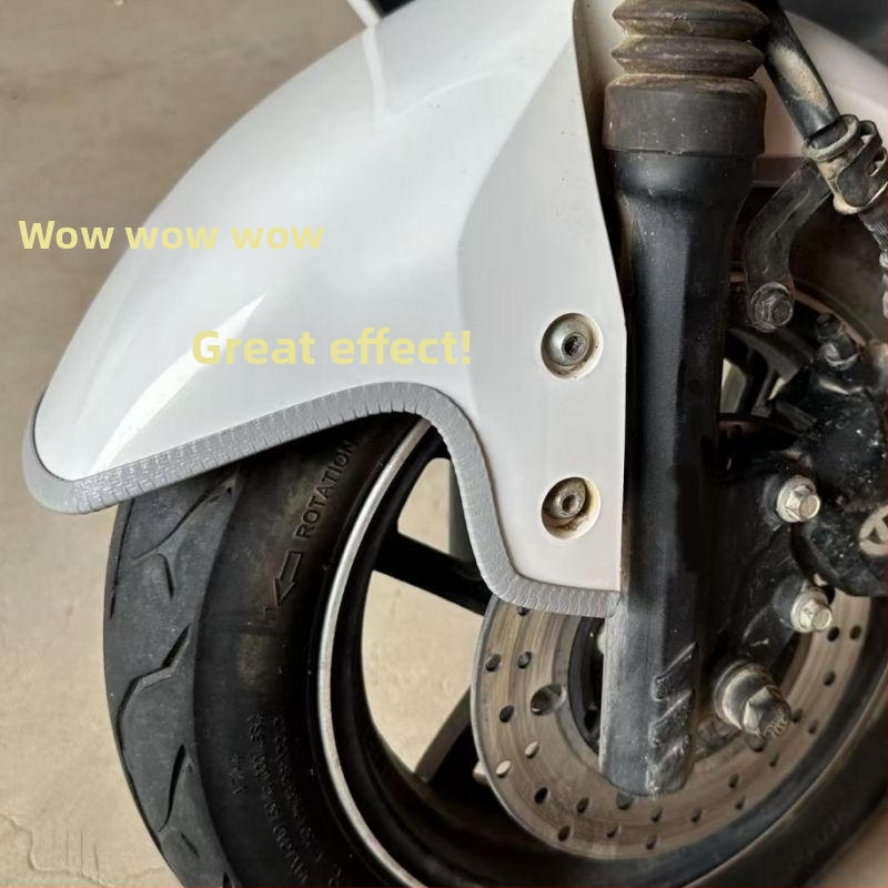 Univerzálny ochranný pruh blatníka pre elektrické skútre, motorky a trojkolesové vozidlá – PVC samolepiaci, protiškrabavý, dekoratívny okraj