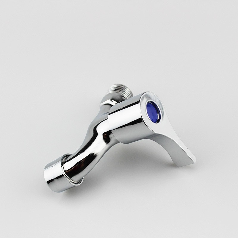 Réz mosógép csaptele, falba épített, csak hideg, kulccsal nyitható, kerámia-disk szelep, Ø20 ülés