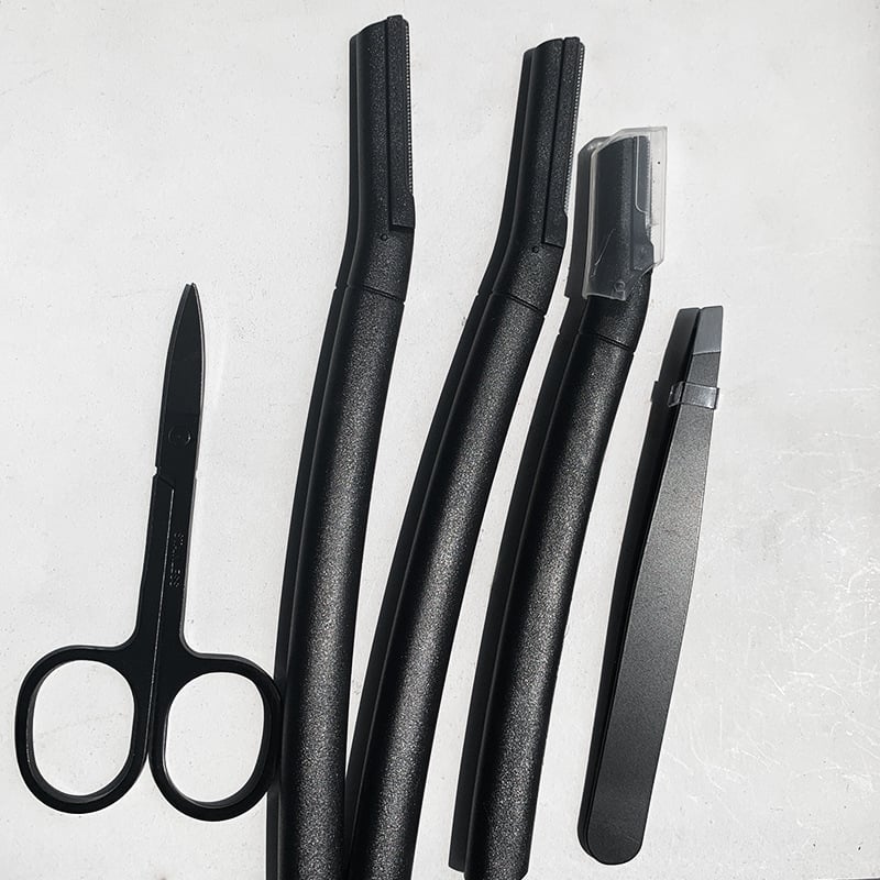Комплект от пет части за оформяне на вежди от неръждаема стомана за начинаещи – тример за вежди, ножче за вежди, ножици и пинсети (модел X746/747)