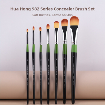 Set od 7 makeup četkica sa sintetičkim vlaknima i drvenim dršćama, u torbici (četke za korektor, usne i eyeliner)