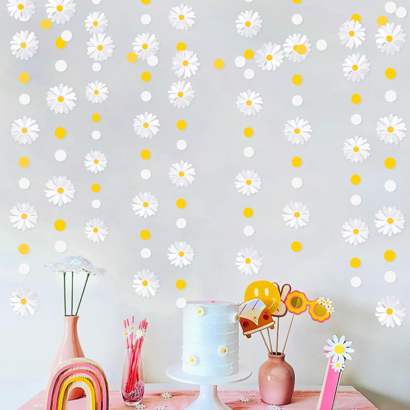 Papirnata girlanda s margaretama za dekoraciju prostora uz traku